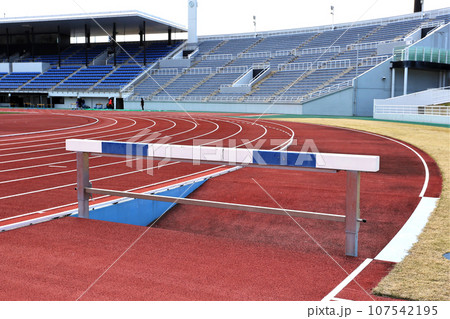 紀三井寺運動公園陸上競技場　和歌山市 107542195