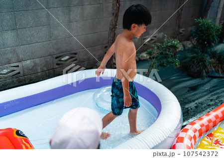 7 years old 7 years old 107542372