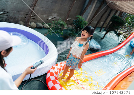 5 years old 5 years old 107542375