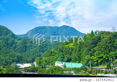 吉田川沿い 日尾方面 真夏の風景 小鹿野町 吉田川沿い 日尾方面 真夏の風景 小鹿野町 107542911