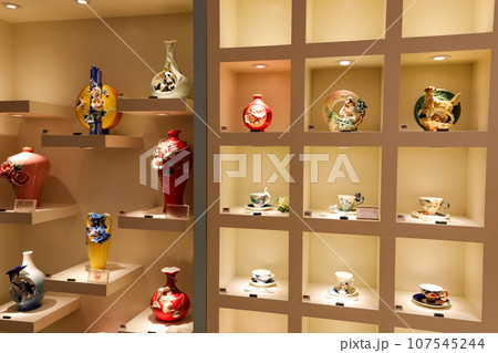 台湾 台北 免税品店のディスプレイ 台湾 台北 免税品店のディスプレイ 107545244