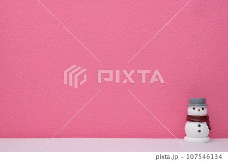 スノーマンのクリスマスイメージの背景 107546134