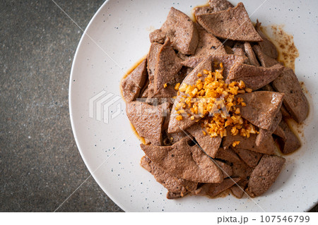 homemade stir-fried pork liver with garlic homemade stir-fried pork liver with garlic 107546799