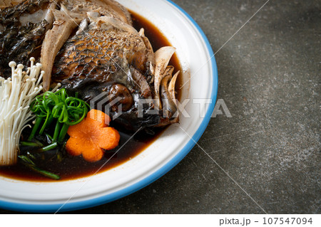 Boiled Fish Head with Soy Sauce 107547094