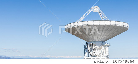「長野県」快晴の青空に映える電波望遠鏡パラボラアンテナ 「長野県」快晴の青空に映える電波望遠鏡パラボラアンテナ 107549664