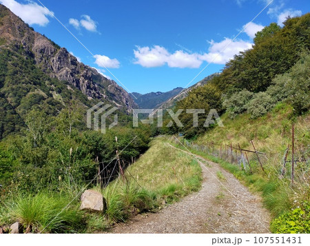 秋の空と山 秋の空と山 107551431