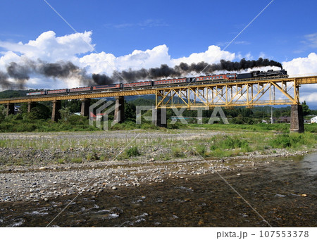磐越西線:鉄橋を渡る観光SL列車 磐越西線:鉄橋を渡る観光SL列車 107553378