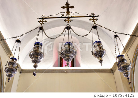 教会のランプ 107554125