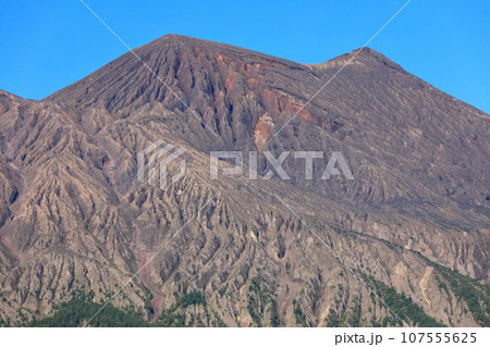 【鹿児島県】黒神ビュースポットから見た桜島 107555625