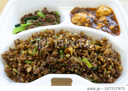 美味しい中国醤油チャーハンのテイクアウト 107557975
