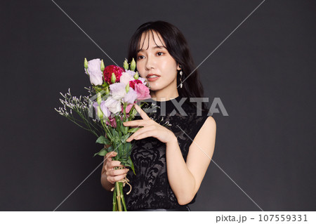 秋服ファッションポートレート 107559331