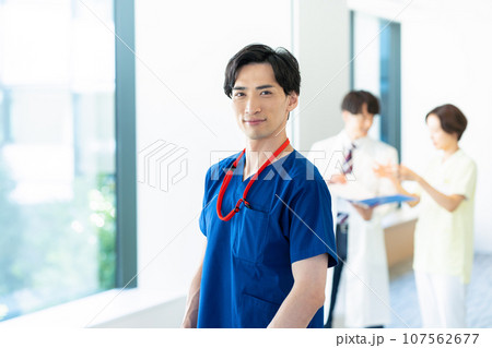 医療従事者 医療従事者 107562677