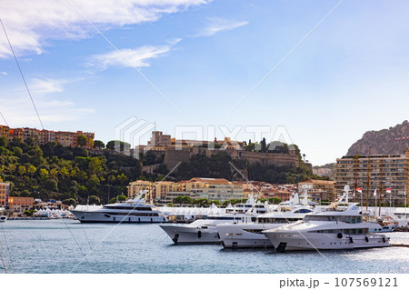 モナコの港の風景 107569121