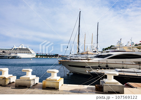 モナコの港の風景 107569122