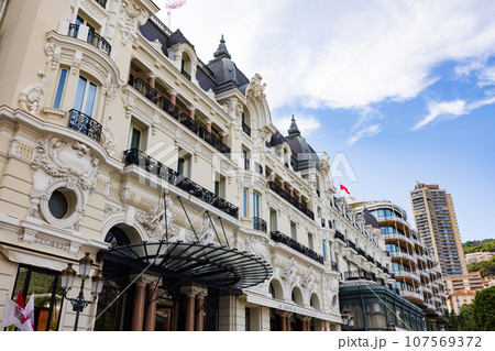 モナコのカジノ前のホテル モナコのカジノ前のホテル 107569372