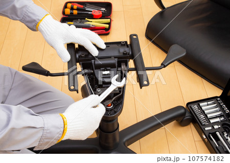 椅子の修理　メンテナンス　手入れイメージ 107574182