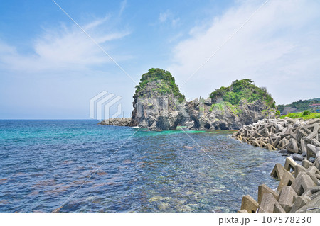 【立石観音 (夫婦岩)】 山口県長門市油谷後畑立石 107578230