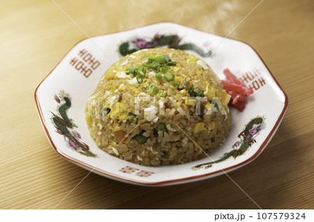 とっても美味しい中華料理 炒飯(チャーハン) 焼き飯 炒飯 紅生姜を添えて とっても美味しい中華料理 炒飯(チャーハン) 焼き飯 炒飯 紅生姜を添えて 107579324