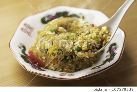 とっても美味しい中華料理 炒飯(チャーハン) 焼き飯 炒飯 紅生姜を添えて とっても美味しい中華料理 炒飯(チャーハン) 焼き飯 炒飯 紅生姜を添えて 107579335