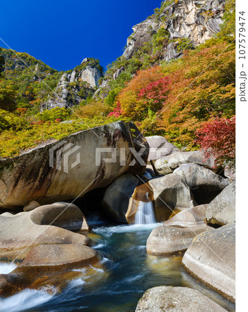 山梨_昇仙峡の紅葉絶景 山梨_昇仙峡の紅葉絶景 107579474