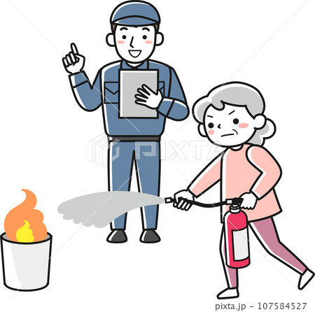 消火器を使った消火訓練をするシニア女性と消防署職員 107584527