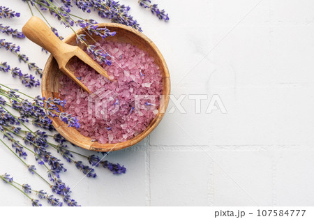 Lavender spa. Lavender salt and fresh lavender Lavender spa. Lavender salt and fresh lavender 107584777