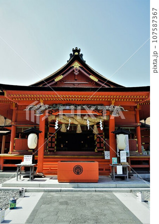 日本各地にある浅間神社の総本社富士山本宮浅間大社は霊峰富士山のお膝元、静岡県富士宮市にある神社です。 日本各地にある浅間神社の総本社富士山本宮浅間大社は霊峰富士山のお膝元、静岡県富士宮市にある神社です。 107587367