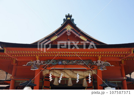 日本各地にある浅間神社の総本社富士山本宮浅間大社は霊峰富士山のお膝元、静岡県富士宮市にある神社です。 107587371