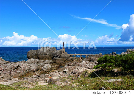 名組湾とトロッコの跡 神津島、伊豆諸島 名組湾とトロッコの跡 神津島、伊豆諸島 107588014