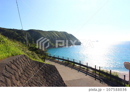神津島の街並み　神津島、伊豆諸島 107588036