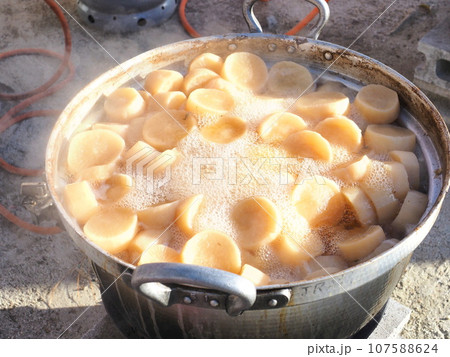 大根の炊き出し『和風イメージ』(京都) 107588624