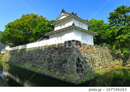 【大分県】快晴の大分府内城 平櫓（大分城址公園） 107590263