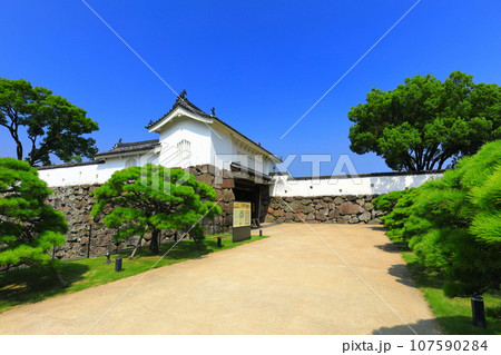 【大分県】快晴の府内城 大手門（大分城址公園） 107590284
