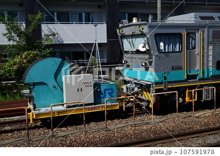 レール探傷車(在来線山科駅付近停車中) レール探傷車(在来線山科駅付近停車中) 107591978