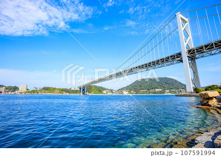 福岡県側から見た関門橋 福岡県北九州市 福岡県側から見た関門橋 福岡県北九州市 107591994