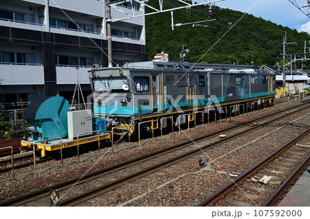 レール探傷車(在来線山科駅付近停車中) レール探傷車(在来線山科駅付近停車中) 107592000