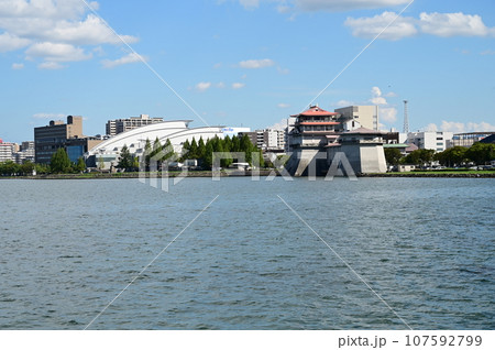 びわ湖ホールと滋賀県立琵琶湖文化館 107592799