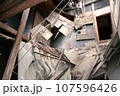 解体を待つ昭和の廃屋D 107596426