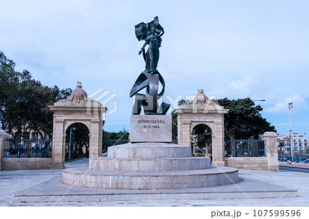 Malta, Valletta, Floriana, Independence Monument, meeting point for tourist coaches 107599596