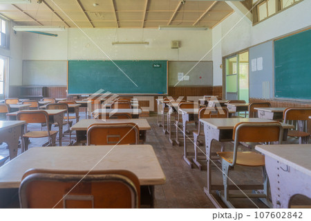 一般公開されている滋賀県蒲生郡日野町旧鎌掛小学校を撮影したも 107602842