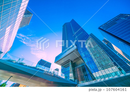 日本の東京都市景観 本日開業の虎ノ門ヒルズステーションタワー（虎ノ門ヒルズ駅）などを望む＝10月6日 107604161