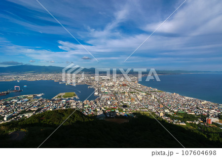 9月の空、函館山山頂から 9月の空、函館山山頂から 107604698