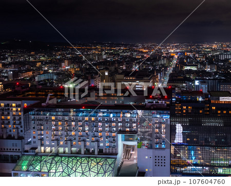京都夜景 京都駅と町並み 京都夜景 京都駅と町並み 107604760