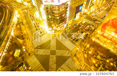 東京夜景　銀座数寄屋橋交差点 107604763