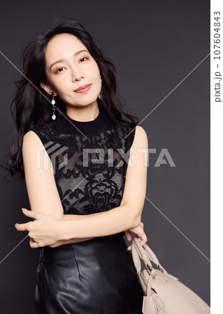 秋服ファッションポートレート 秋服ファッションポートレート 107604843