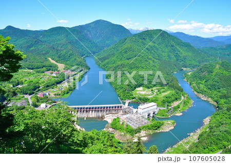 赤崎山展望台から角神ダムを望む 天女の花筏(阿賀町) 赤崎山展望台から角神ダムを望む 天女の花筏(阿賀町) 107605028