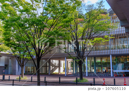 東京　足立区　北千住駅東口にある東京電機大学 107605110
