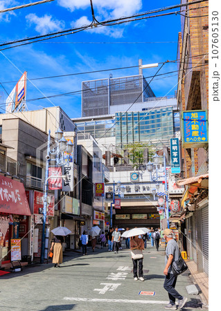 東京　足立区　北千住駅 東口　千住旭町商店街 107605130