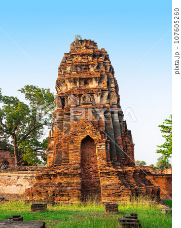 タイ　アユタヤ遺跡　ワット・マハタート 107605260