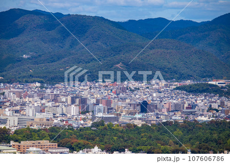 【京都風景】東山頂上からの眺め 107606786